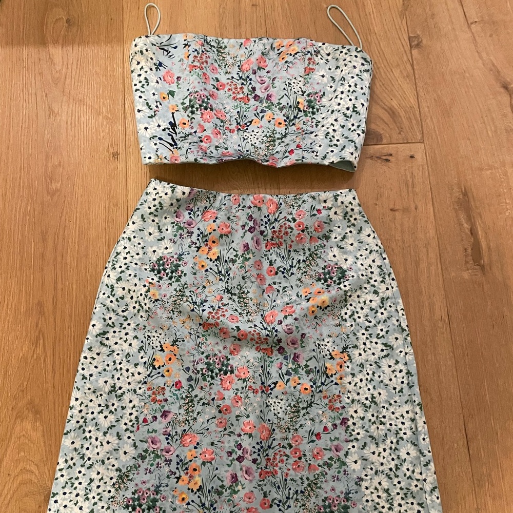Alice & Olivia MAEVE FLORAL MIDI SKIRT plus top
